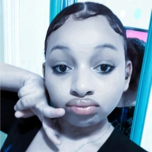 Im indee ( ˶ˆᗜˆ˵ )